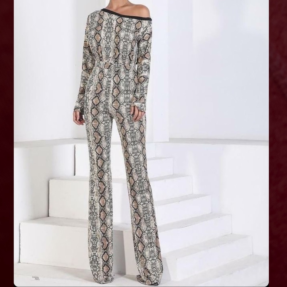 Snake print jumpsuit 🐍
